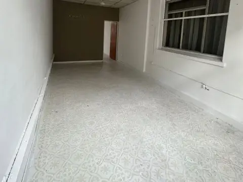 Oficina 3 ambientes con 1 baño