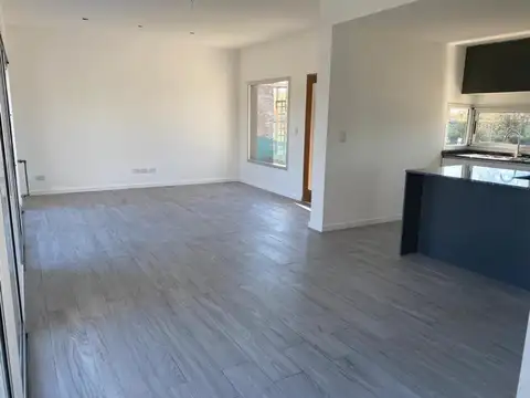 Casa en Venta en Puerto Roldan, USD 220.000