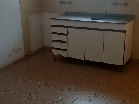 Casa en Alquiler en Moron Sur, $ 650.000