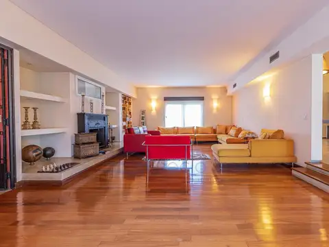 Casa 10 ambientes con 7 baños