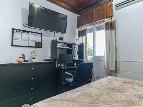 Casa 6 ambientes con 2 baños