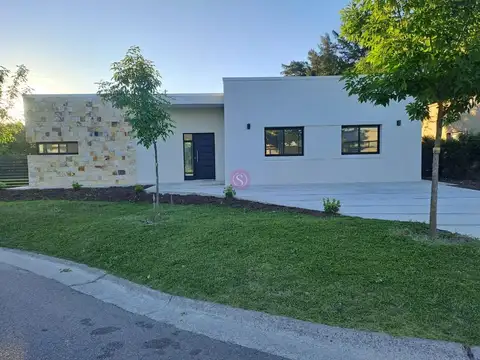 Casa en Venta en Pilar del Este - San Eduardo, USD 169.900