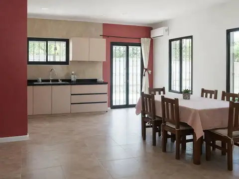 Casa 3 ambientes con 1 baño