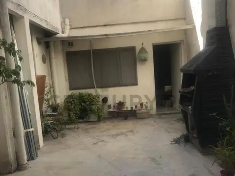 TRES ARROYOS 1700, Piso 0