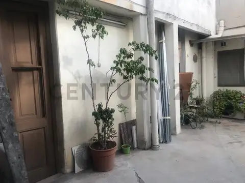 VENTA PH 4 AMBIENTES P.B.C/ PATIO Y PARRILLA A RECICLAR VILLA G. MITRE-PATERNAL