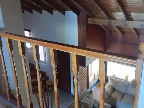 Casa 5 ambientes con 2 baños