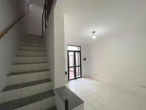 Depto Tipo Casa en Venta al Este