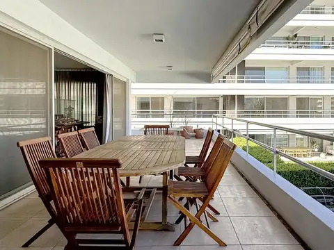 Departamento 4 ambientes con 2 baños