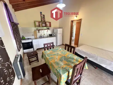 Casa 4 ambientes con 2 baños