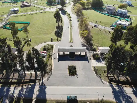 Lote en  Barrio Santo Tomás Oportumidad por precio y fianciación