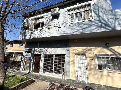 Venta de PH 3 ambientes con terraza propia y cochera fija en Carapachay