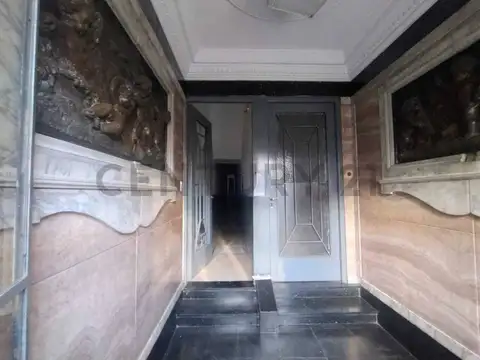 Hipolito Yrigoyen 4000, Piso 1