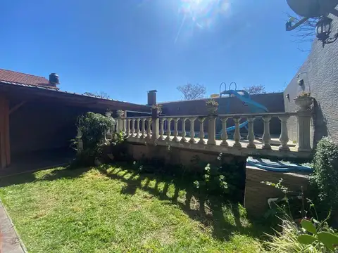 CASA 4 AMBIENTES CON QUINCHO Y PILETA