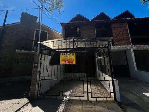 TRIPLEX ZONA RESIDENCIAL