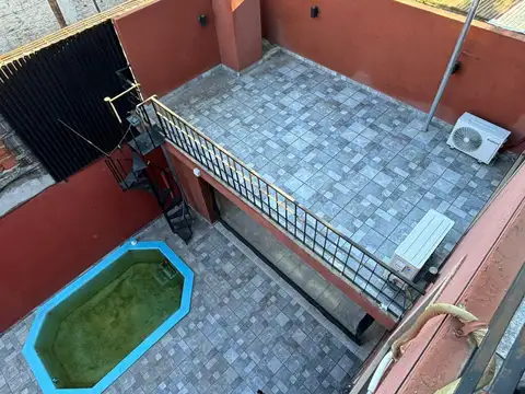 Casa 5 ambientes con 2 baños