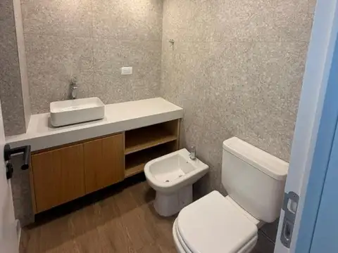 Semipiso dos ambientes en alquiler permanente