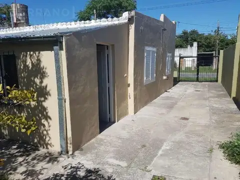 Casa 3 ambientes con 1 baño