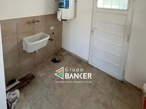 CASA EN VENTA 3 DORM EN HOUSIN LOS ALGARROBOS, VILLA ALLENDE