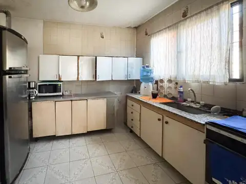 Casa en Venta con 3 cocheras