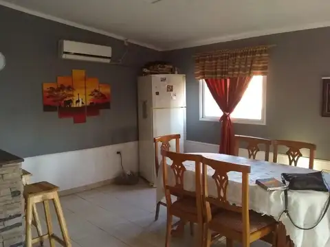 Casa 5 ambientes con 2 baños