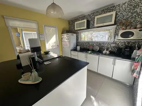 Casa 5 ambientes con 2 baños