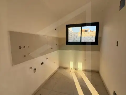 Casa 2 ambientes con 1 baño