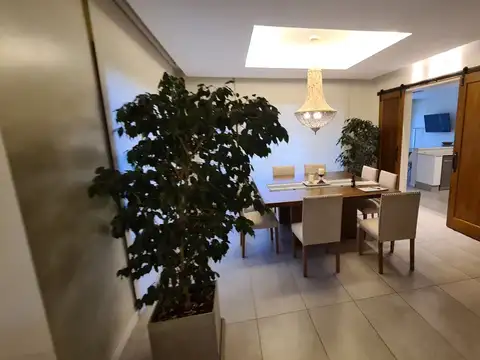 Casa 5 ambientes con 4 baños