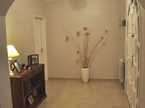 CASAQUINTA BARRIO EL TREBOL  - EXCELENTE CONSTRUCCIÓN