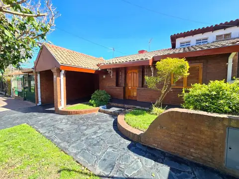 CHALET 10 X 20 - ACEPTA DTO 3 AMB CON ASCENSOR