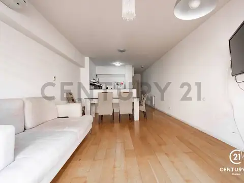 Carballo 100, Piso 0