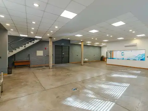 VENTA LOCAL COMERCIAL ESQUINA CON DEPOSITO 100 m2