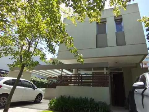 Casa 2 Plantas de 4 Amb C/cochera en Barrio Privado Dorrego