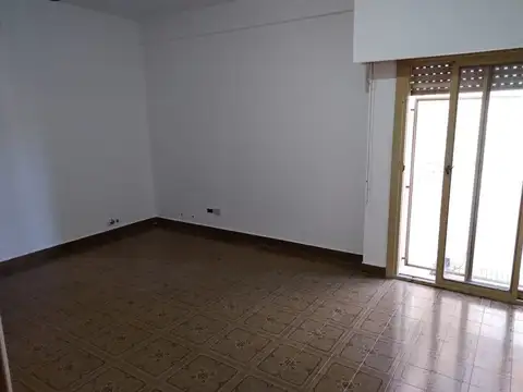 DEPTO 3 AMBIENTES 2DO PISO POR ESCALERA