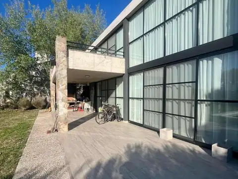 Casa venta  - Harás Santa Maria - Barrio Los Eucaliptos - 5 Ambientes