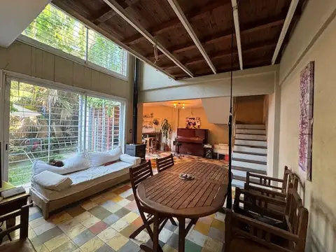 Casa 5 ambientes con 2 baños