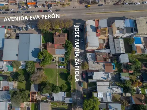 Av. Eva Peron esquina Jose Matias Zapiola 100