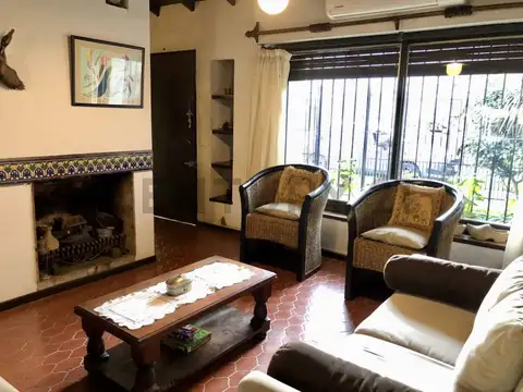 Venta de Casa 4 AMBIENTES en Adrogué, Almirante Brown                                     ...