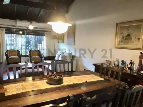 Casa en Venta en Adrogue, USD 244.000