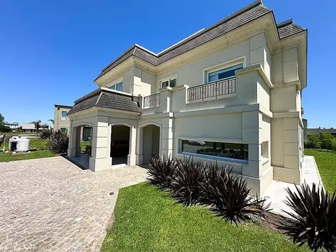 Casa de 5 ambientes,detalles de categoría,en La Providencia Resort & Country Club. Canning, Ezeiza.
