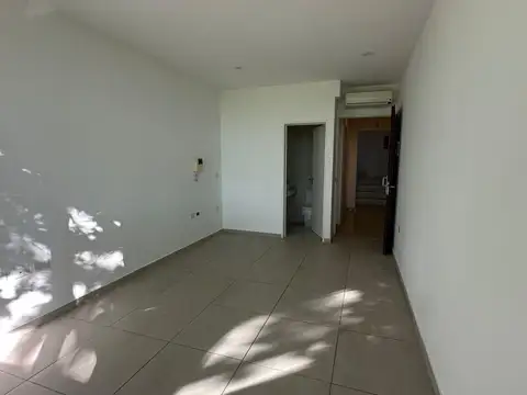 Departamento en Alquiler en Adrogue, $ 550.000