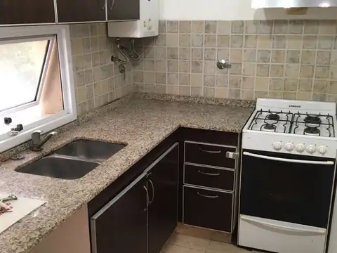 L N Alem 1000, Piso 1