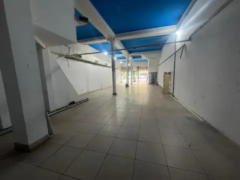 Local en Alquiler Via Púb.