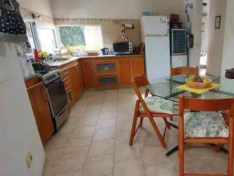Casa en Venta con 3 cocheras