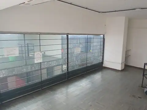 Local en Alquiler Via Púb.