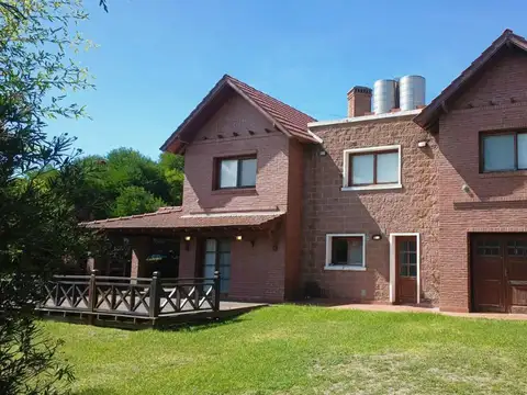 CASA EN VENTA CON PISCINA   LAS GAVIOTAS