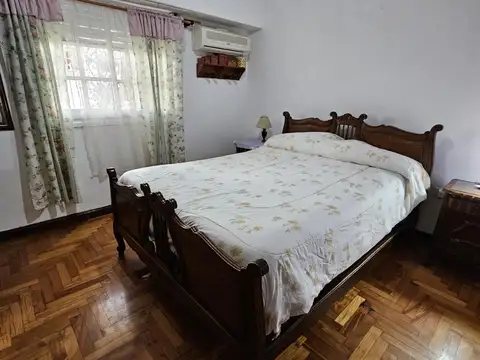 CASA  3 AMB C/ GARAGE, PATIO Y TERRAZA