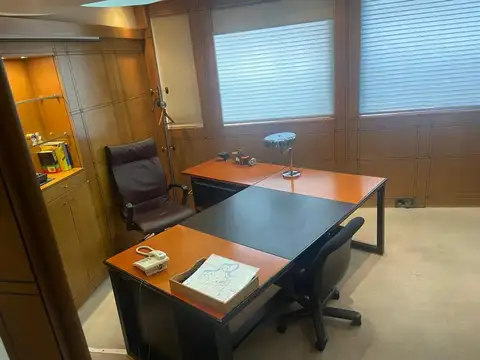 Oficina en Venta con 2 cocheras