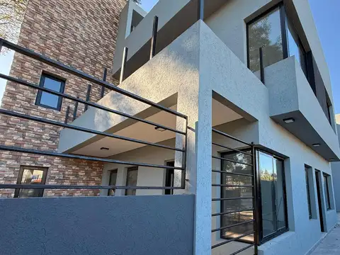 Departamento en Alquiler con 1 cocheras