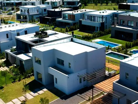 Casa en Venta de 5 dormitorios