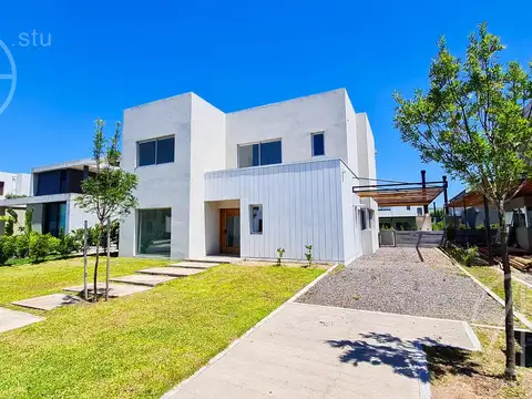 Casa en venta en Carpinchos Nordelta